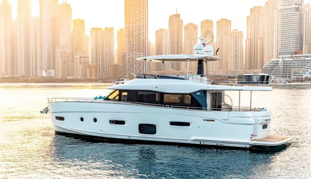Azimut Magellano 66